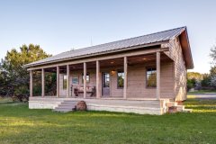 Leakey-New-Construction-Cabin-Front-Day