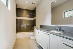 6707-Royal-Crest-Guest-Bath